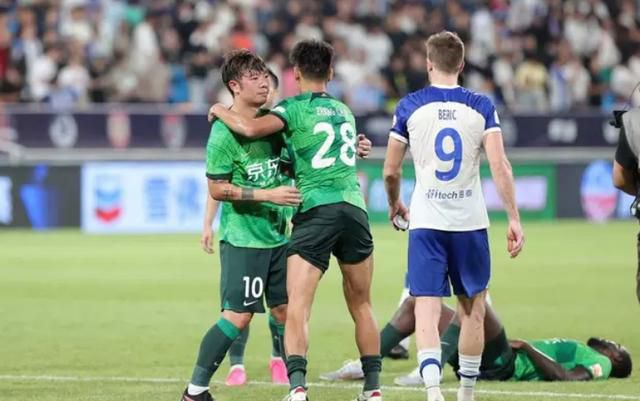 草久伊人